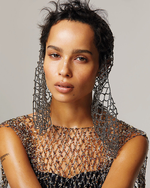 ZOË KRAVITZ PHOTOGRAPHED FOR INSTYLE (2018).