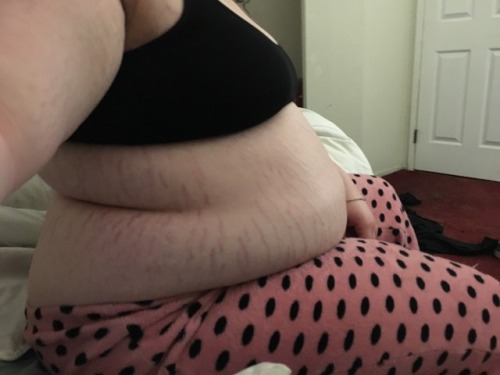 emsgettingfatter:a comparison for the person who asked! this is 230 vs like ?? 262ish