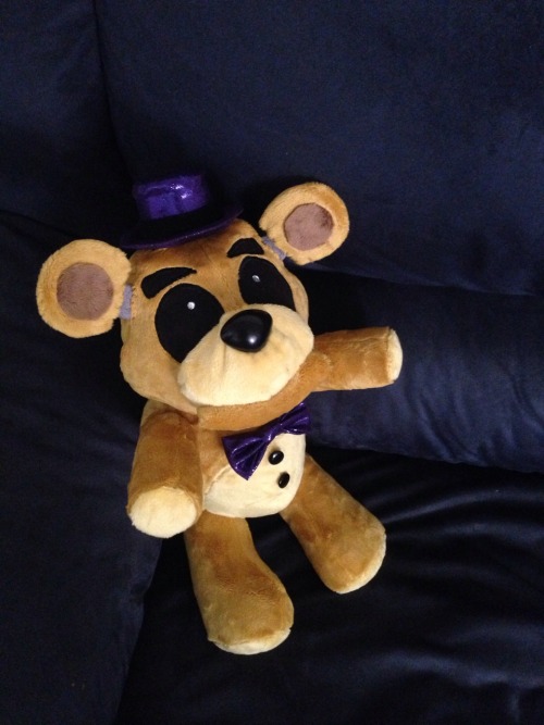 vento-aureo:  Say hello to your best friend Fredbear! I’m so happy with this little guy but we must be parting ways. He is available on a made to order basis on my etsy store, Nightmaren Crafts.