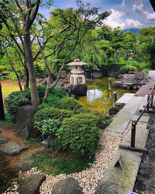 東大阪市民美術センター庭園 [ 大阪府東大阪市 ] ② Higashiosaka City Fine Art Center Japanese Garden, Osaka ーー“ラグビーの聖