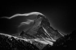 blazepress:  Matterhorn at night, Nenad Salijic.