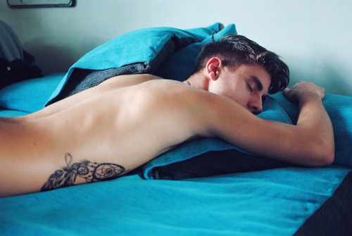 shirtlessboys:  Walter Quiet