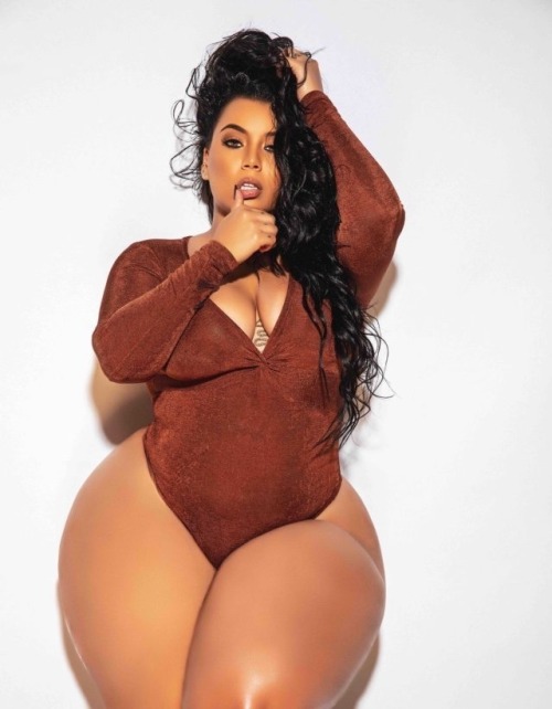 #beauty#beautiful#sexy#amazing#gorgeous#woman#thick#curvy#curvy woman#curvy babe#babe#thicc#thick thighs #thick and curvy  #hips and curves