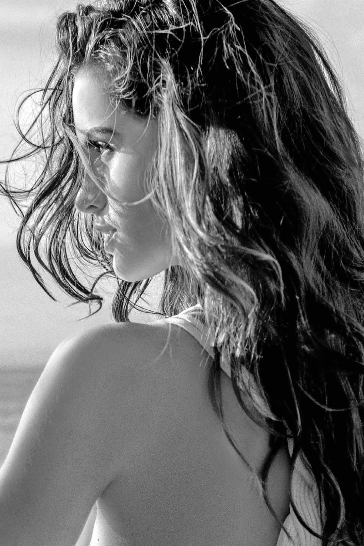 senyahearts:  Izabel Goulart in “Espírito Mediterrâneo - Mediterranean Spirit”