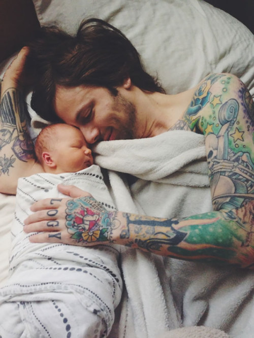 mugglebornandraised:  boredpanda:    Babies And Their Tattooed Parents That Look Absolutely Beautiful Together    where’s that post that is like “it confuses me when tattooed people have kids that come out blank”