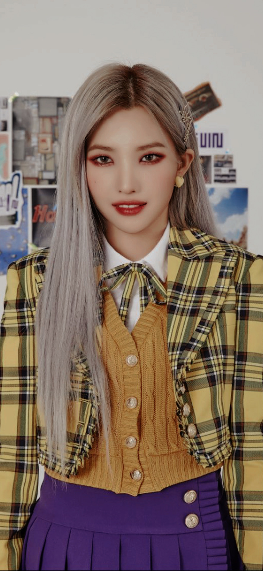 Soyeon Lockscreens