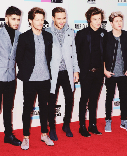 dailyonedirection:  One Direction at the 2013 American Music Awards 