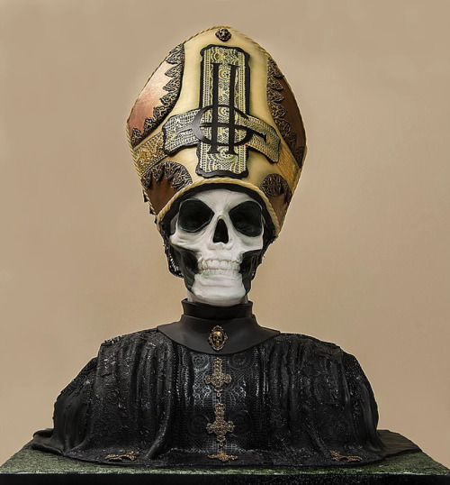 ghulehtela: xenaamazon: lalalalers: ex0skeletal: Edible Sculptures and Cakes by Annabel Lecter YOU K