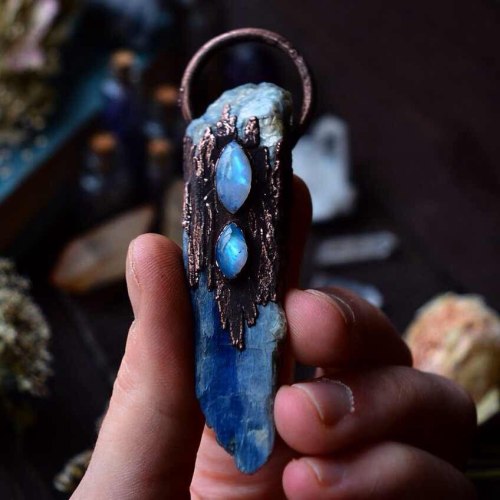 mistylines:Blue kyanite blade pendant