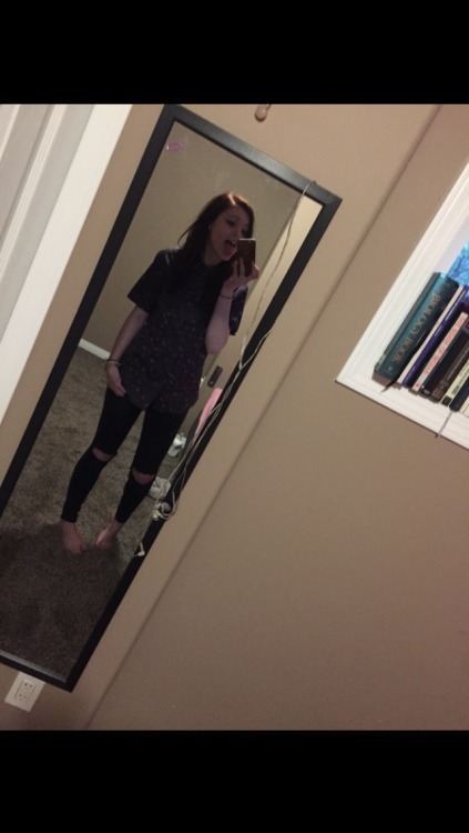 lgbtfree: hey im emilee(: gay, looking for some new homies
