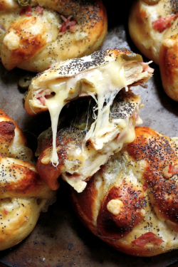 verticalfood: Ham, Swiss, and Jalapeño Stuffed Pretzels