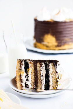 fullcravings:  Banana-Graham S’mores Cake