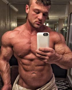 whitepapermuscle:  Damen Griffith