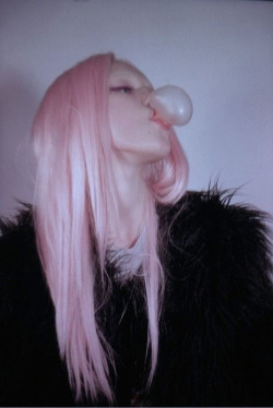 shewants-thelsd:  artists-and-executioners:  I just want to be adored.  X