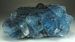bijoux-et-mineraux:  Fluorite -  Cave-in-Rock,