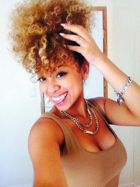 curvesincolor:  curlyyhairedbeauties:  IG: maddiyulisa  materialkiller.tumblr.com