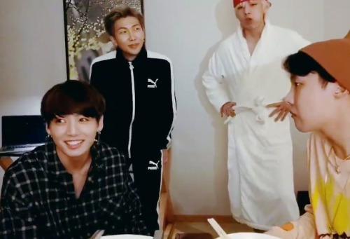 someone tell kook he’s being too obvious