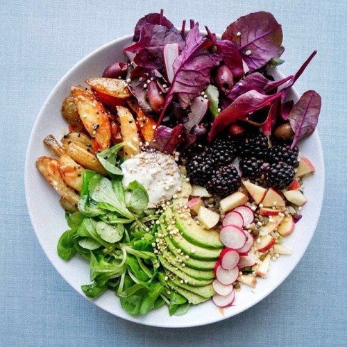 Bulgur bowl dinner idea by @michalakramer  Recipe⠀ Bulgur salad: ⠀ - 2 dl bulgur (almost 1 cup) ⠀ - 