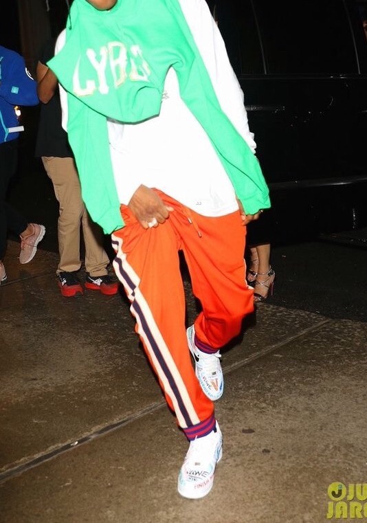 gucci sweatpants outfit