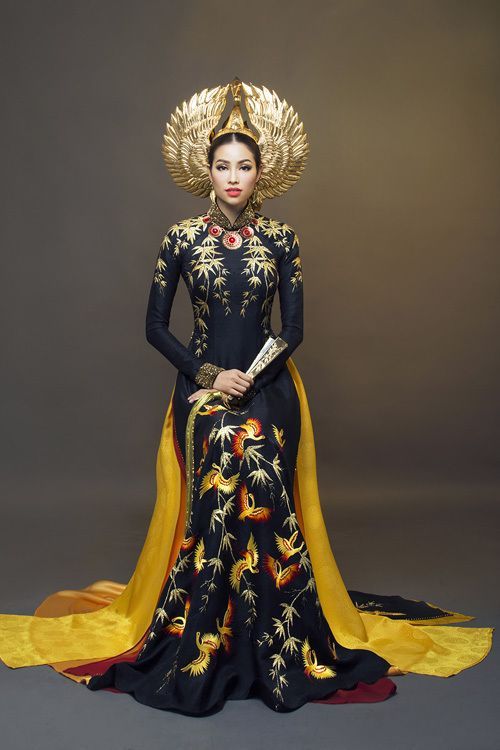 Pham Huong representing Vietnam in Miss Universe, 2015