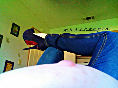 just-a-creepin69:  just-a-creepin69:  I cant wait for summer my boobs are too white  Love this pic