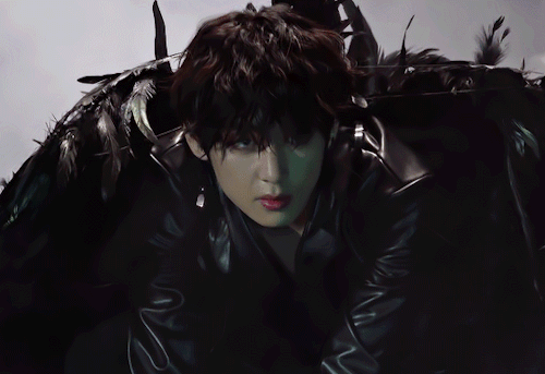 Taehyung + Mots:7 Jacket Shooting For Anon (cr.namuspromised)