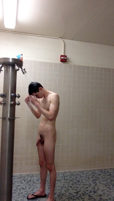 mascjock8guy:  I love communal showers…  Hot