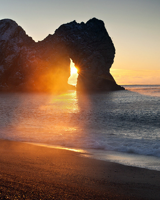 oculi-ds:  Winter Light Through The Door by peterspencer49 on Flickr. 
