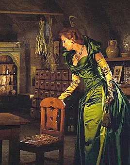 Lady Tremaine + Outfits