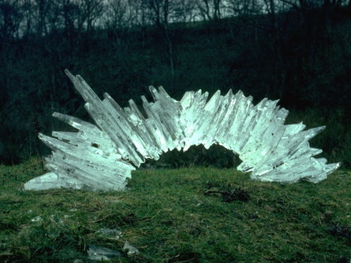 fluffyshnupps:  There’s something eerily beautiful about Goldsworthy’s snow and ice sculptures… I can’t quite put my finger on it (just as well, as I imagine it’d get very cold). There’s a quiet serenity about them that I simply love, and