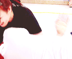 baekhyu-n:  baekhyun bravely step forward to try because he had learnt hapkido when