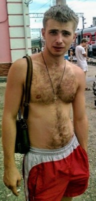 hairyjeans:Young, furry bloke…