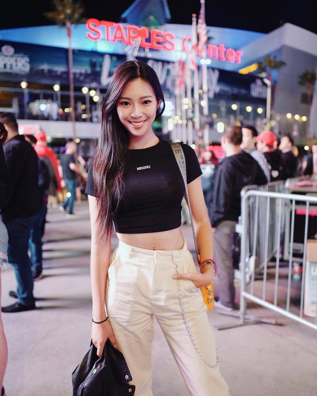 innocent-asians:  Lucia Liu  Instagram - @luseeyalu YouTube - @lucialiu 🦄 Innocent