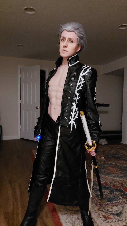 #vergil cosplay on Tumblr