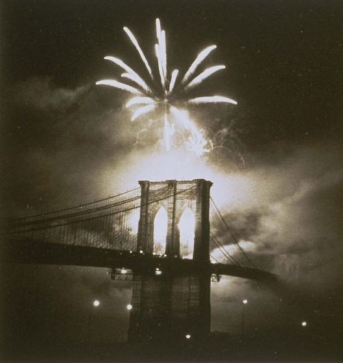 kafkasapartment: Brooklyn Bridge Centennial Fireworks, 1983. Bruce Cratsley. Silver gelati