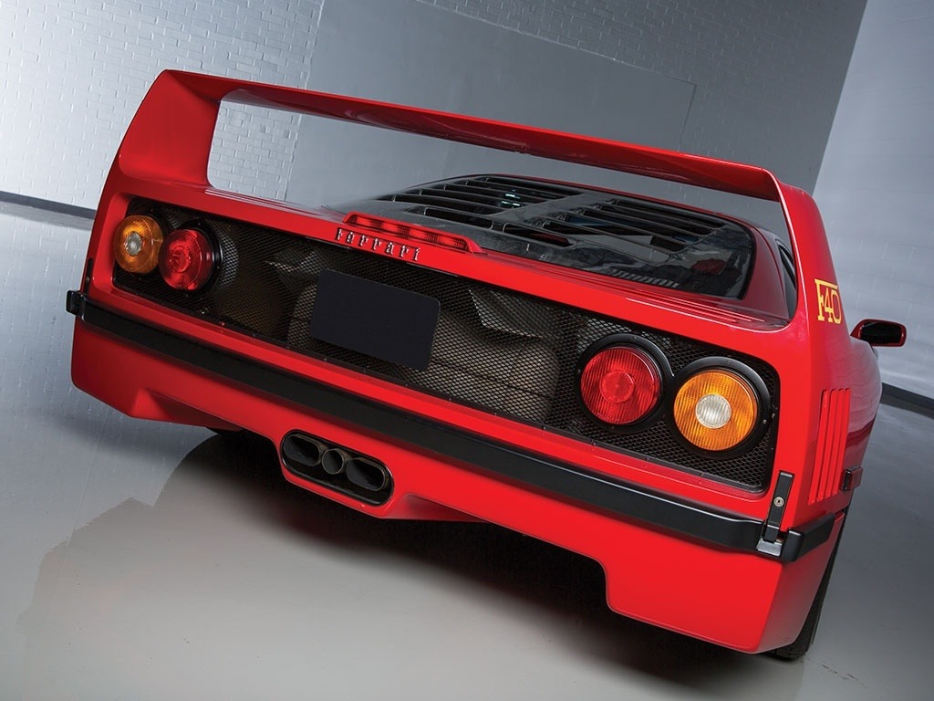 itsbrucemclaren:  —————–     the Ferrari F40  —————–