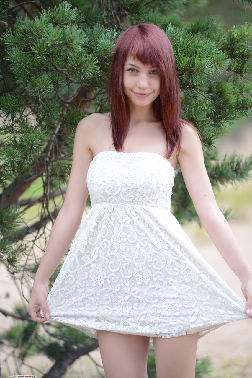 femalebodyperfection:  Want to see more ?  Head straight over to curvyerotic ! http://www.curvyerotic.com/galleries/goddess_nudes/ylika_casual_dress/