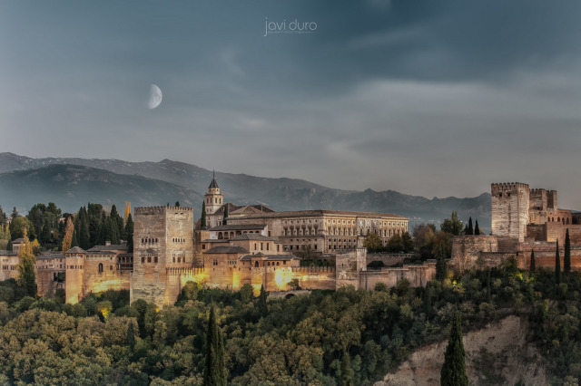 La Alhambra de Granada, Spain #landscape#photography#nature#travel#travelphotography#aesthetic#scenery#landscapephotography#landscape photography#sky#clouds#naturephotography#nature photography#spain#moon