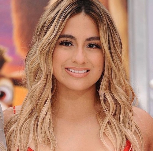 allybrooke: Don’t ever let anyone steal your joy ☺️