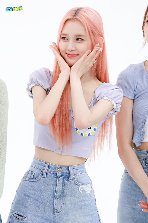 NaYoung (LIGHTSUM) - Weekly Idol Pics 