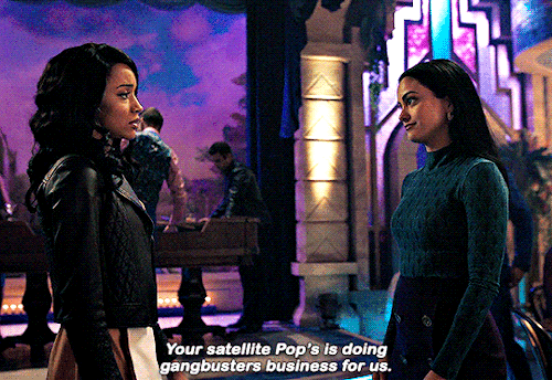 fyeahvarchie:VERONICA LODGE & TABITHA TATE↳ 6x11 - Angels in America