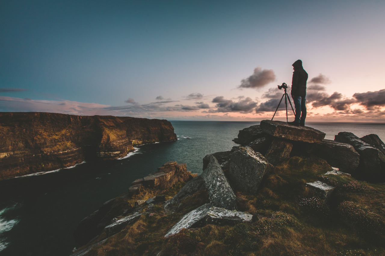 sitoutside:  by KIDKUTSMEDIA