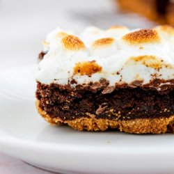 choco-chocoholics:  S’mores Brownies