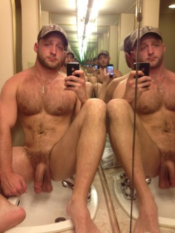 dadsboysbears:  dadsboysbears: Lots of Dads