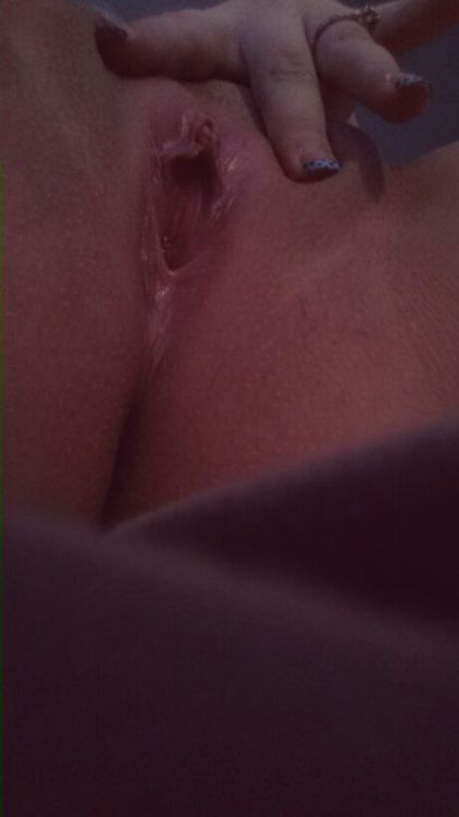 curvytightteenxox: Here’s an actually pussy picture I totally forgot I had taken for my man wh