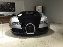 bim16:  Just a plain old Veyron, hiding in the corner