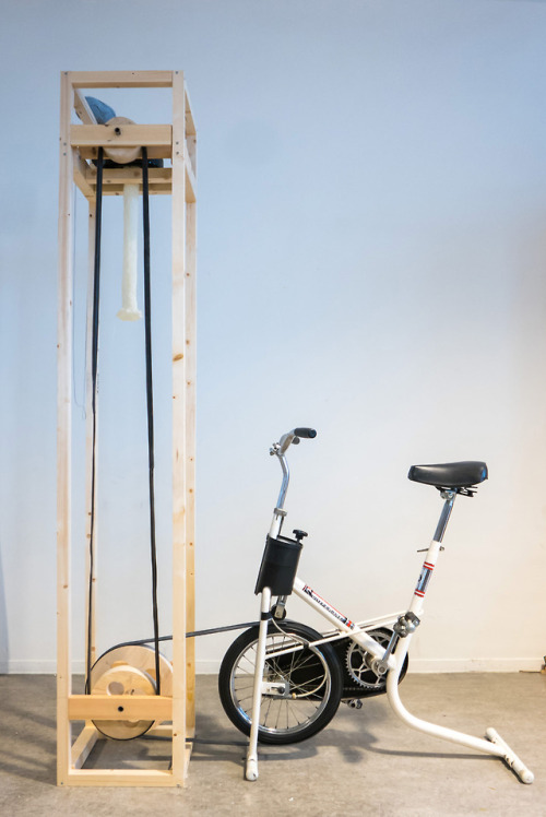 itscolossal:Cyclo Knitter: A Bicycle-Based Machine That Knits a Scarf in Five Minutes