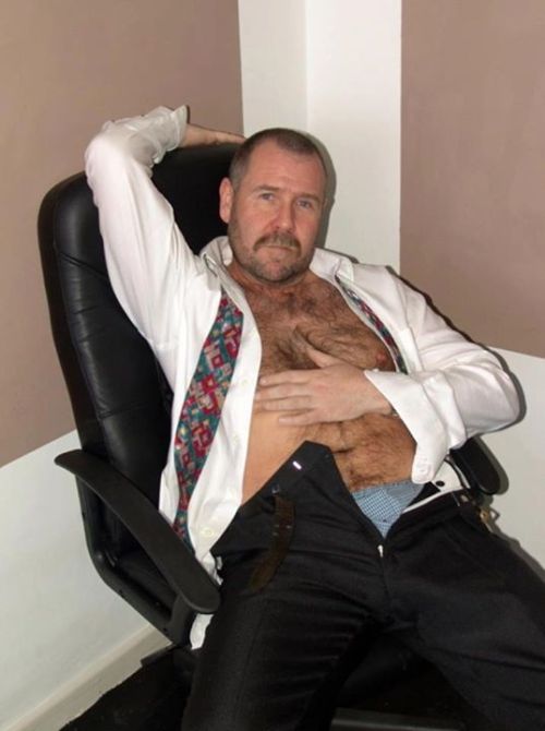 suitedsubmissive:  Hot dad…