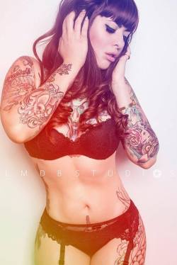 fuckyeahgirlswithtattoos:  Kitty Crystal