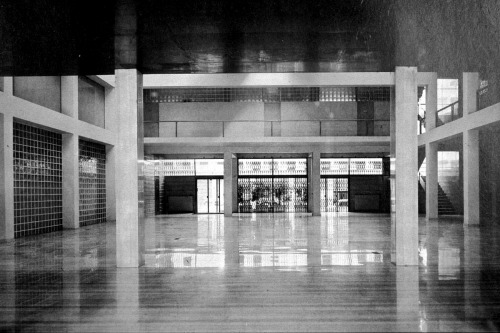 rudygodinez:  Giuseppe Terragni, Casa del Fascio, (1932-1936)  Planned within a perfect square 